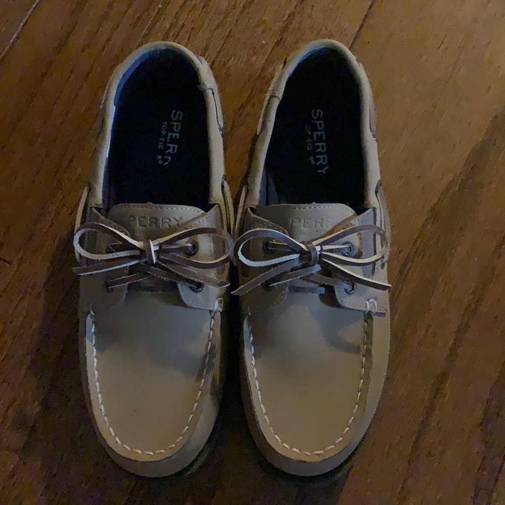 Sperry boys size 4